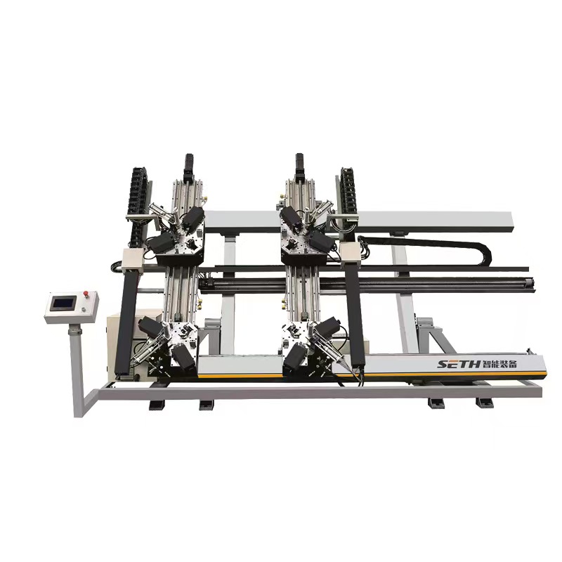 machine à sertir les coins cnc.jpg